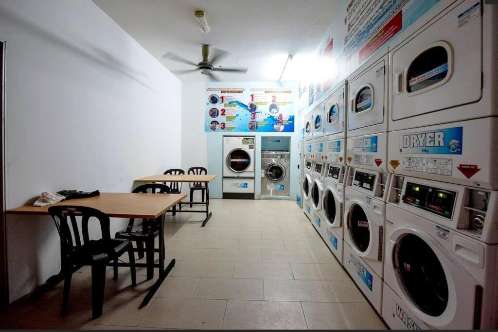 Bangi #muji Family #netflix 8pax Near Ukm Apartment