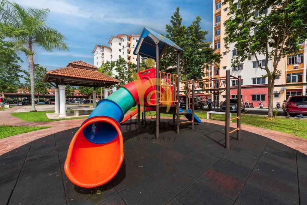 Apartemen Bangi #muji Family #netflix 8pax Near Ukm Bandar Baru Bangi